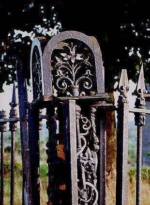 1073.  Cldagh House - old gate detail